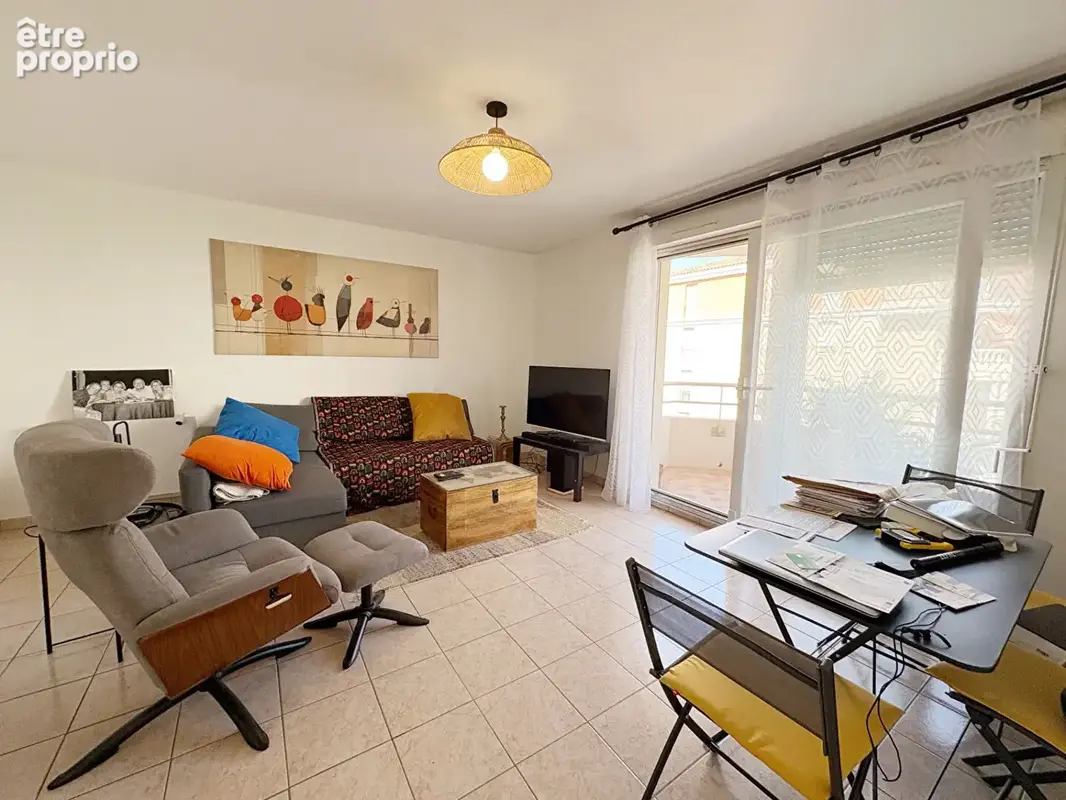 HYERES Centre ville - Appartement loué de type 2 - Cave - Parking - photo 3