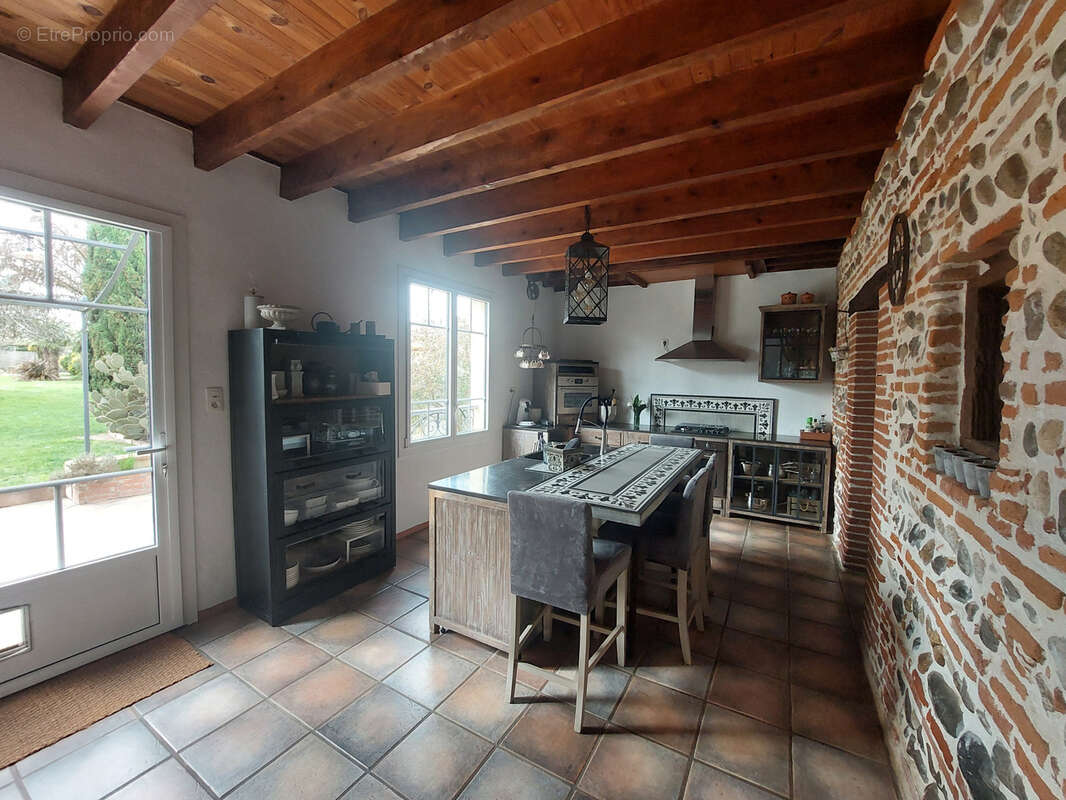 Maison à LAVERNOSE-LACASSE