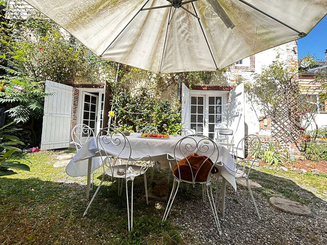 Maison à MONTREUIL-L&#039;ARGILLE