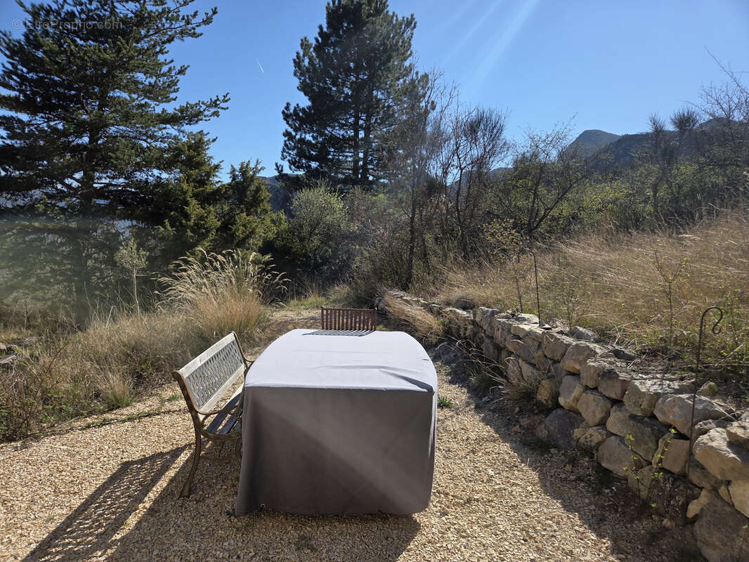 Autre à LA MOTTE-CHALANCON