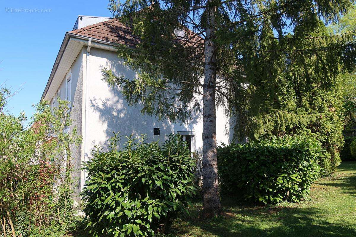 Maison à ECOLE-VALENTIN