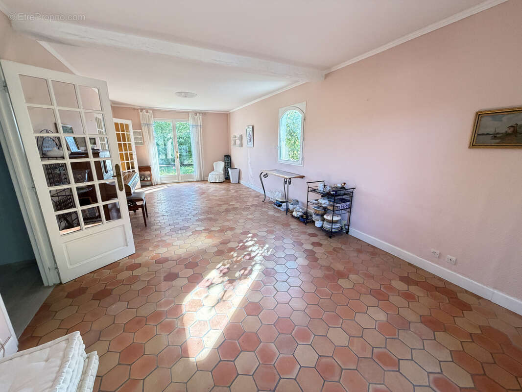 Maison à SAINT-BARTHELEMY-D'ANJOU