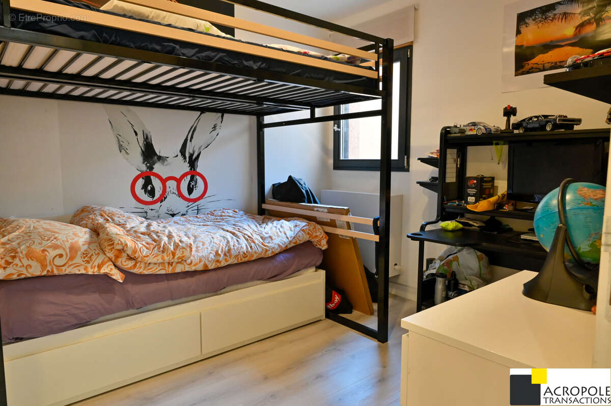 Appartement à SAINT-GENIS-LES-OLLIERES