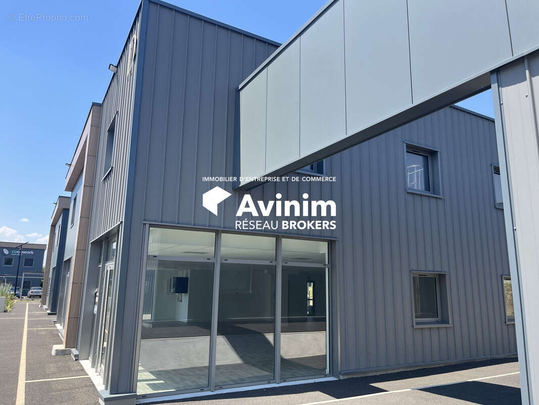 Commerce 242 m² à Pont-Du-Chateau  - photo 5
