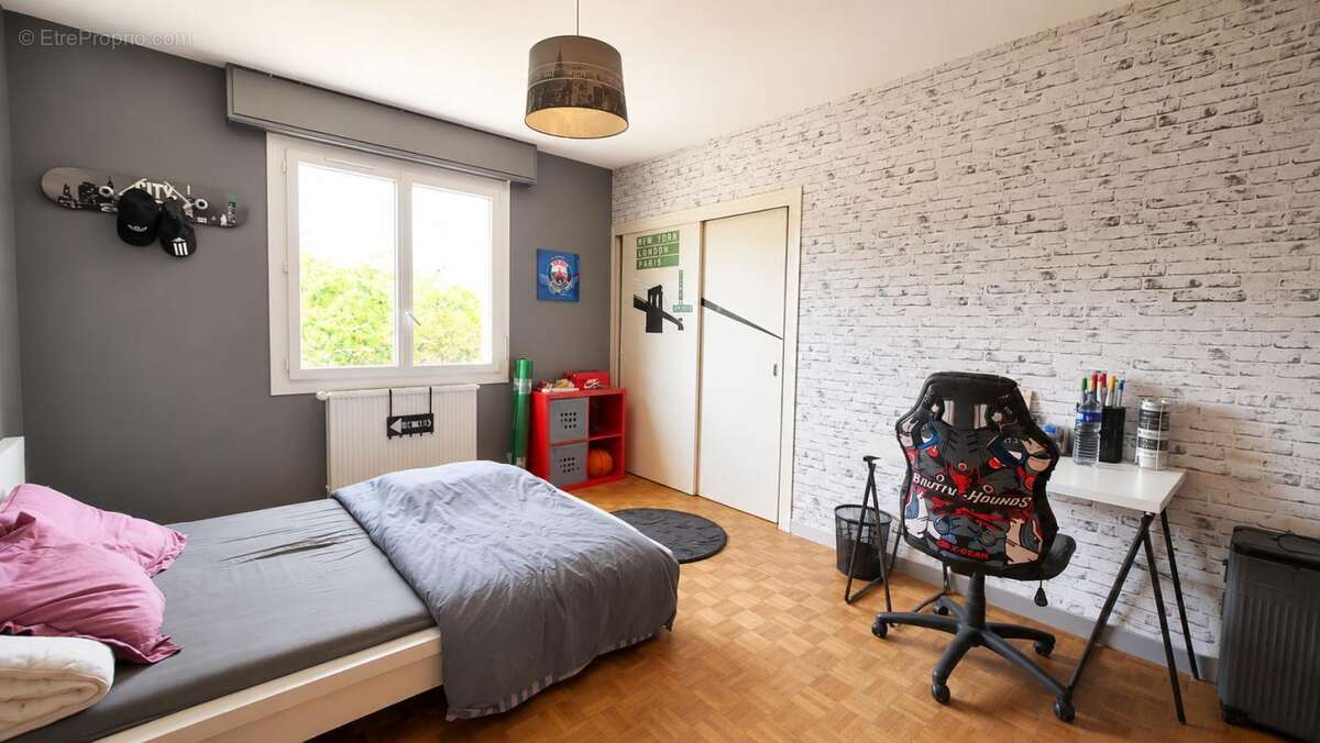 Maison 225 m2 - PISCINE - 26 915 m² de terrain - Dépendances - photo 12