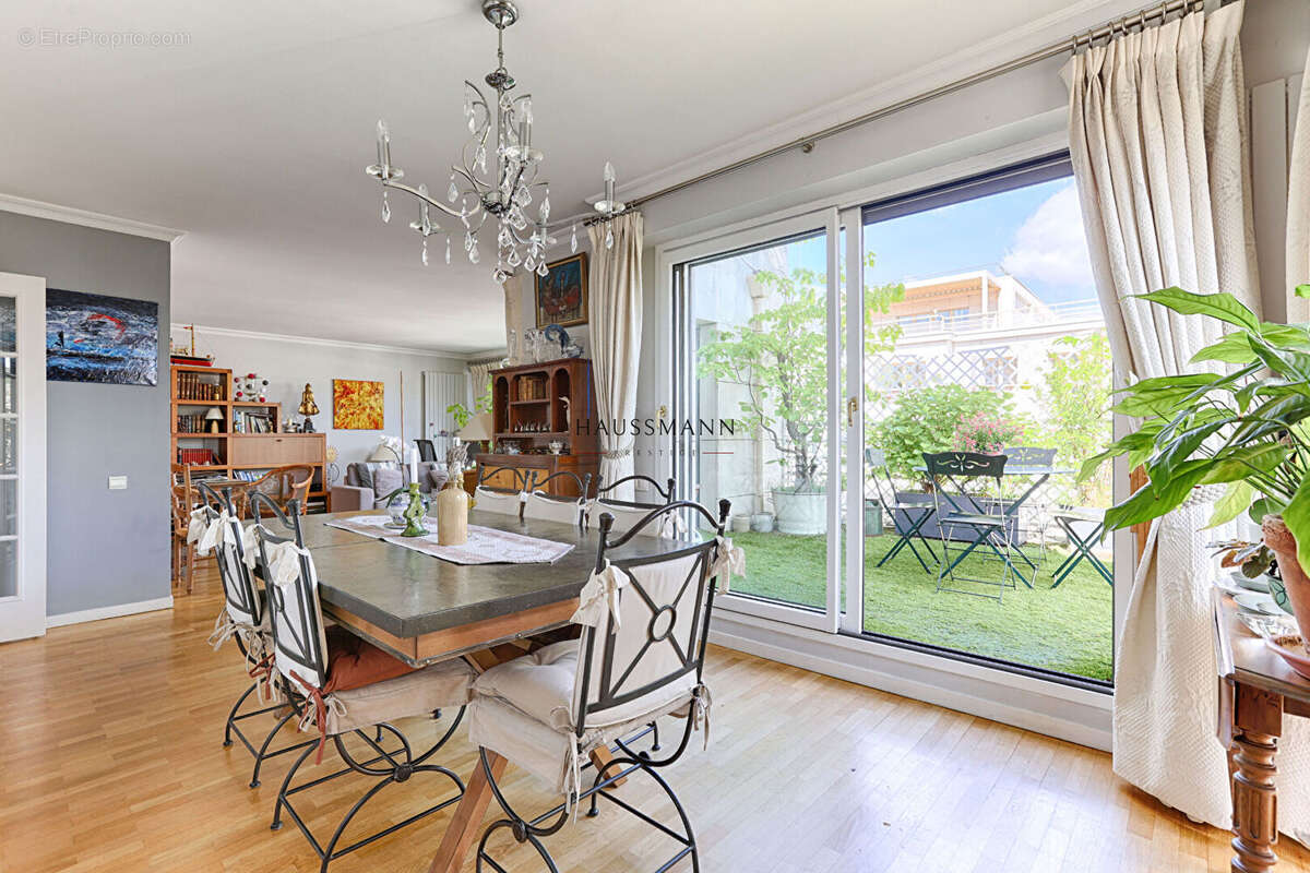 Appartement à LEVALLOIS-PERRET