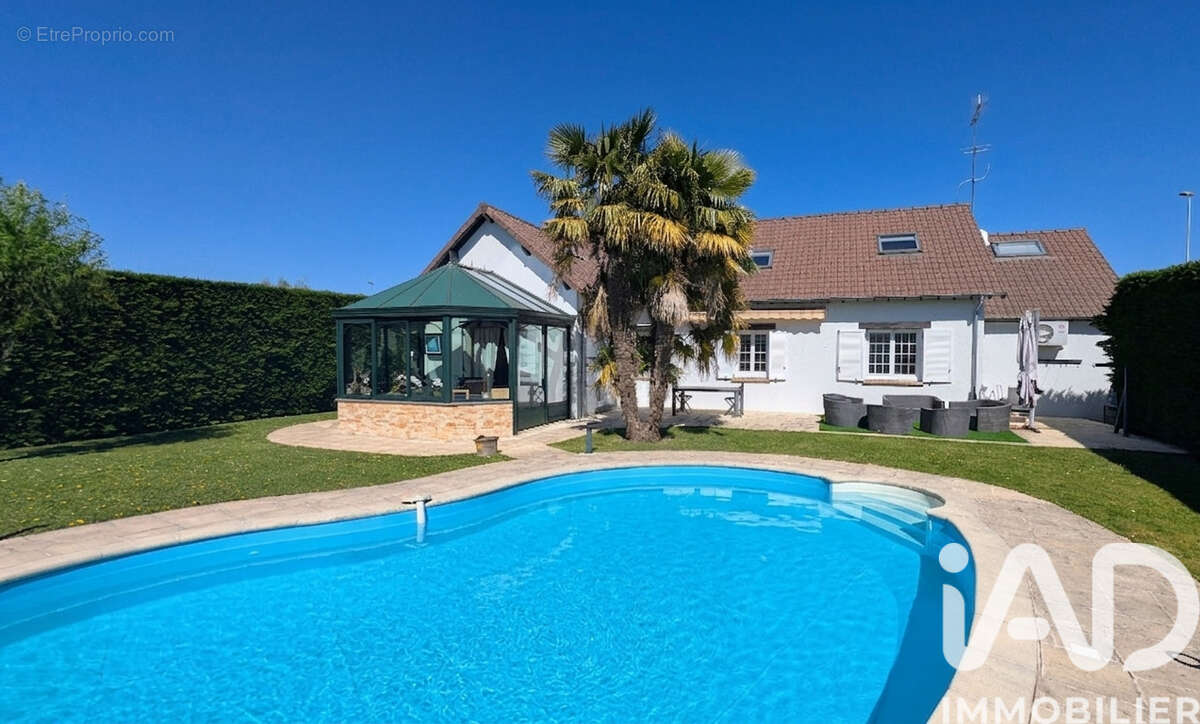 Photo 2 - Maison à BOULLAY-LES-TROUX