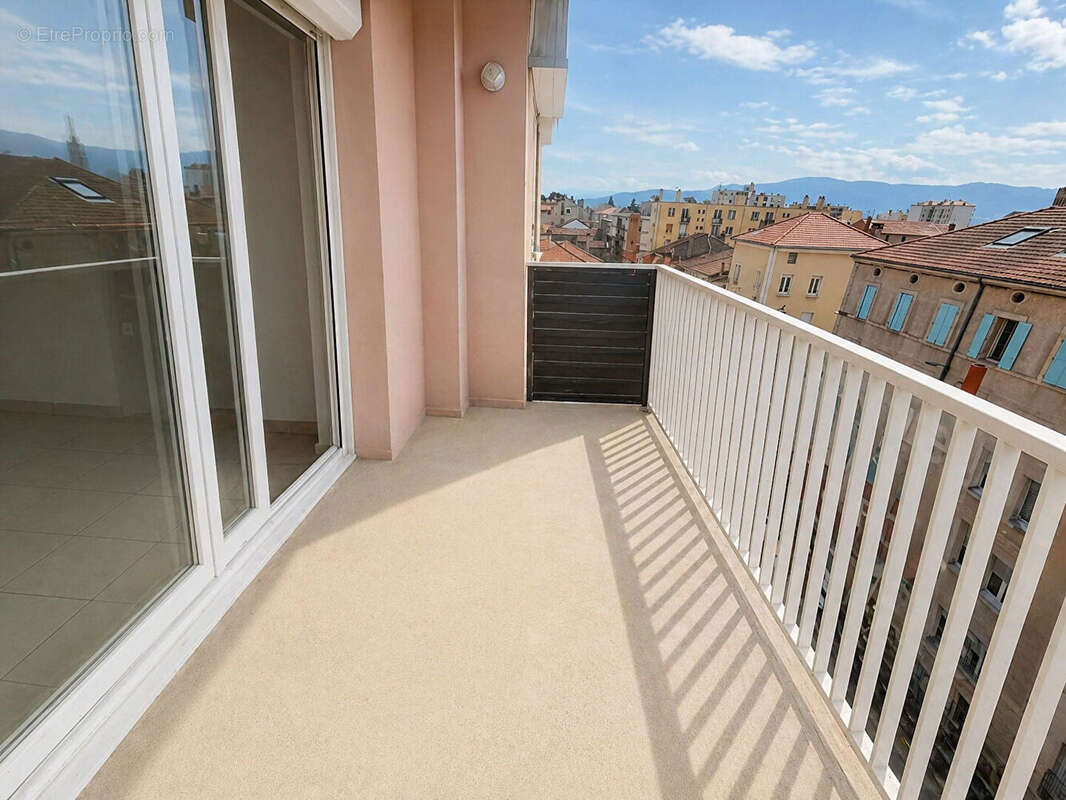 Appartement à ROMANS-SUR-ISERE