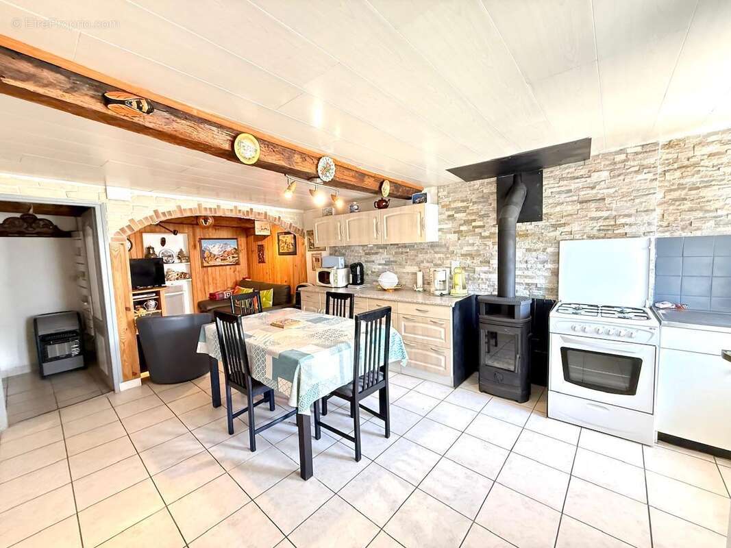 Maison 86 m² à Luzenac  - photo 4