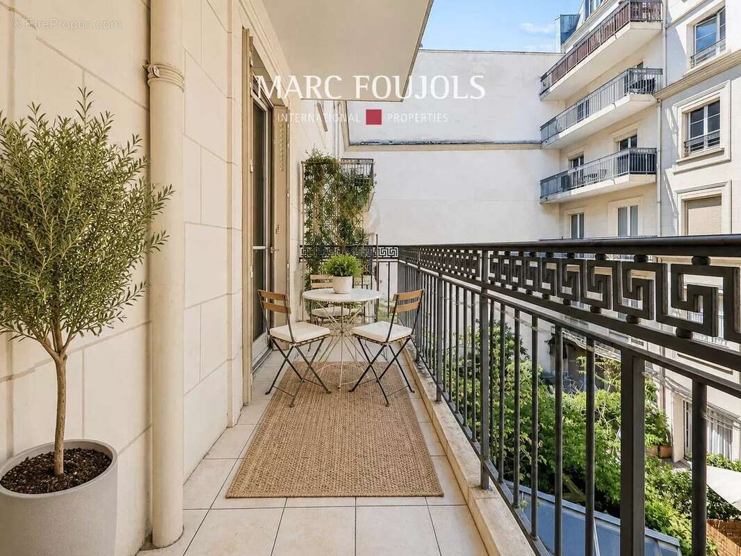 Paris 1er Rivoli / Les Halles : appartement traversant de 100 m² avec balcon - photo 3