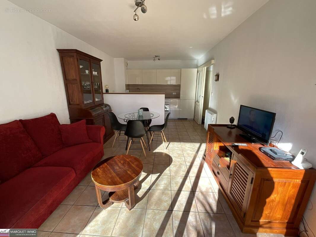 Agréable appartement T3 offrant 51 m² avec terrasse de 6 m² en rez-de-jardin d'une résidence sécurisé avec des espaces verts des - photo 13