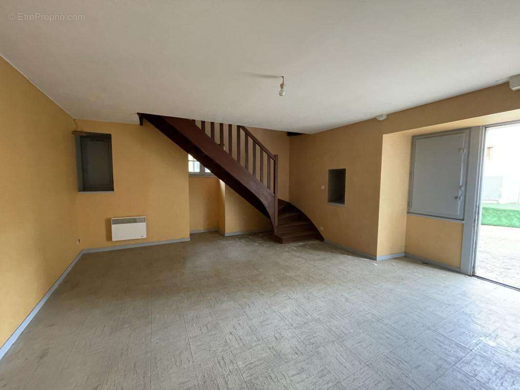Maison à TERRASSON-LAVILLEDIEU