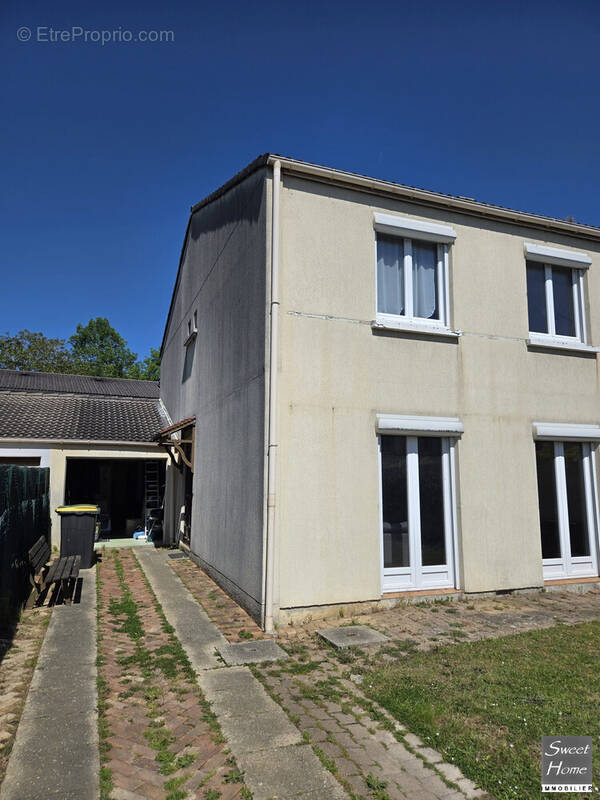 Maison à MAGNY-LES-HAMEAUX