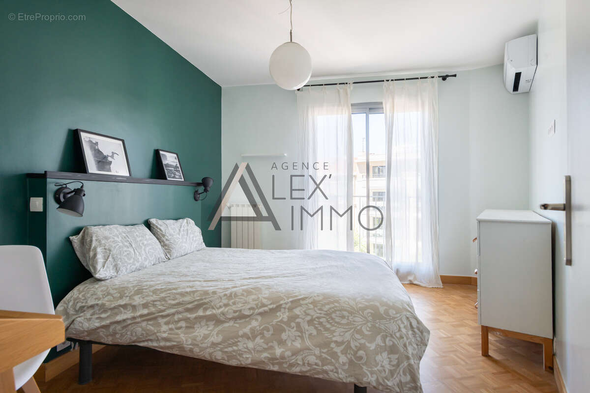 Appartement à MARSEILLE-5E