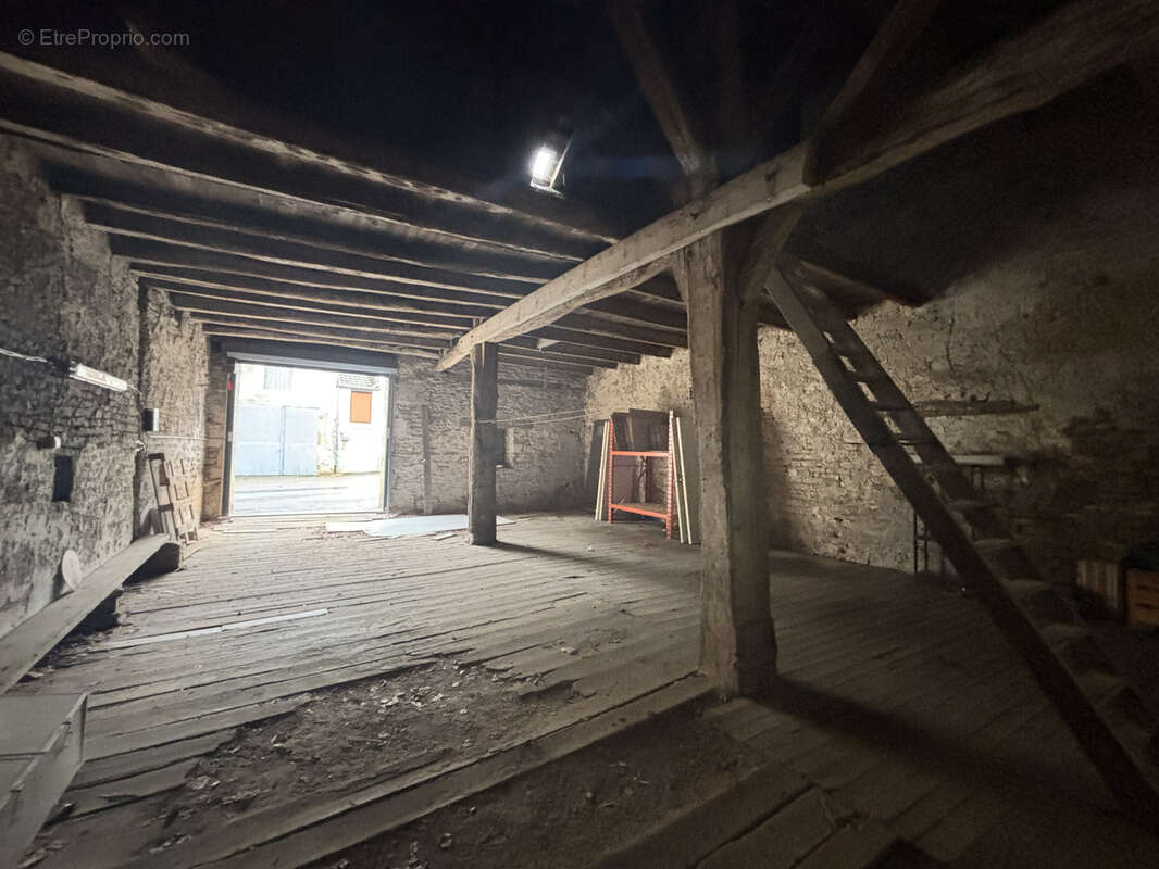CHATILLON SUR SEINE : proche du centre ville ,maison rénovée de 120 m2 avec grange de 100m2 et cour - photo 20