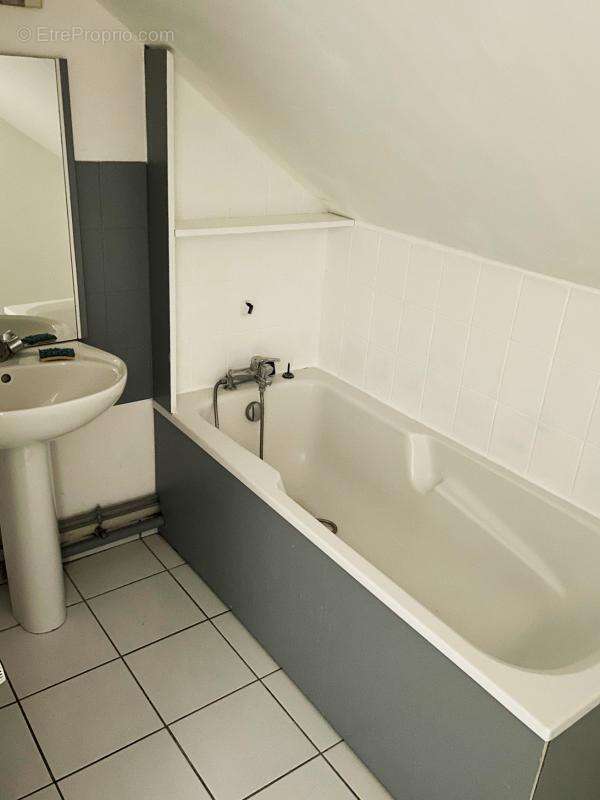 Appartement à SAINT-JEAN-DE-BRAYE