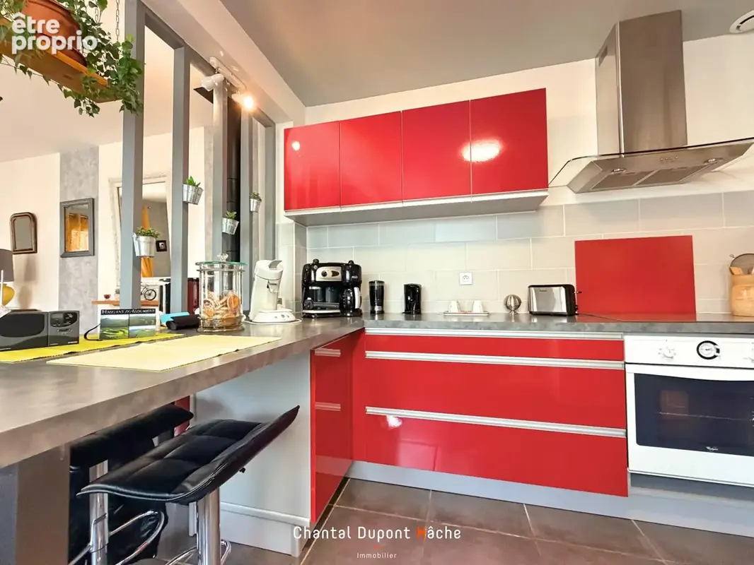 CHARTRES CROIX JUMELIN- Maison rénovée des années 40, jardin, dépendance et cave. - photo 6