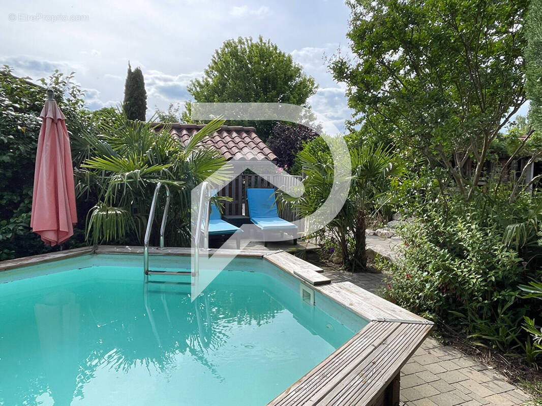 Maison à ARS-SUR-FORMANS