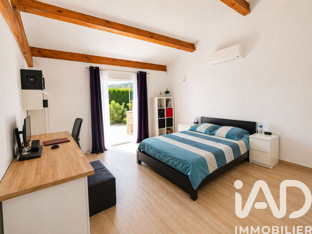Maison 174 m² à La Roque-Sur-Ceze  - photo 2