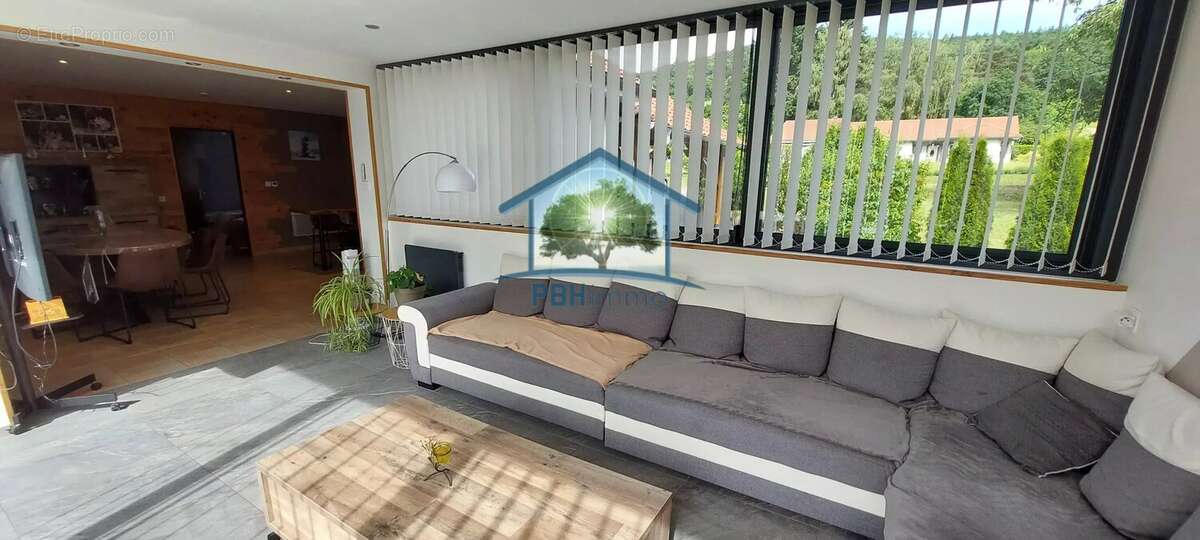 Maison à TENDON