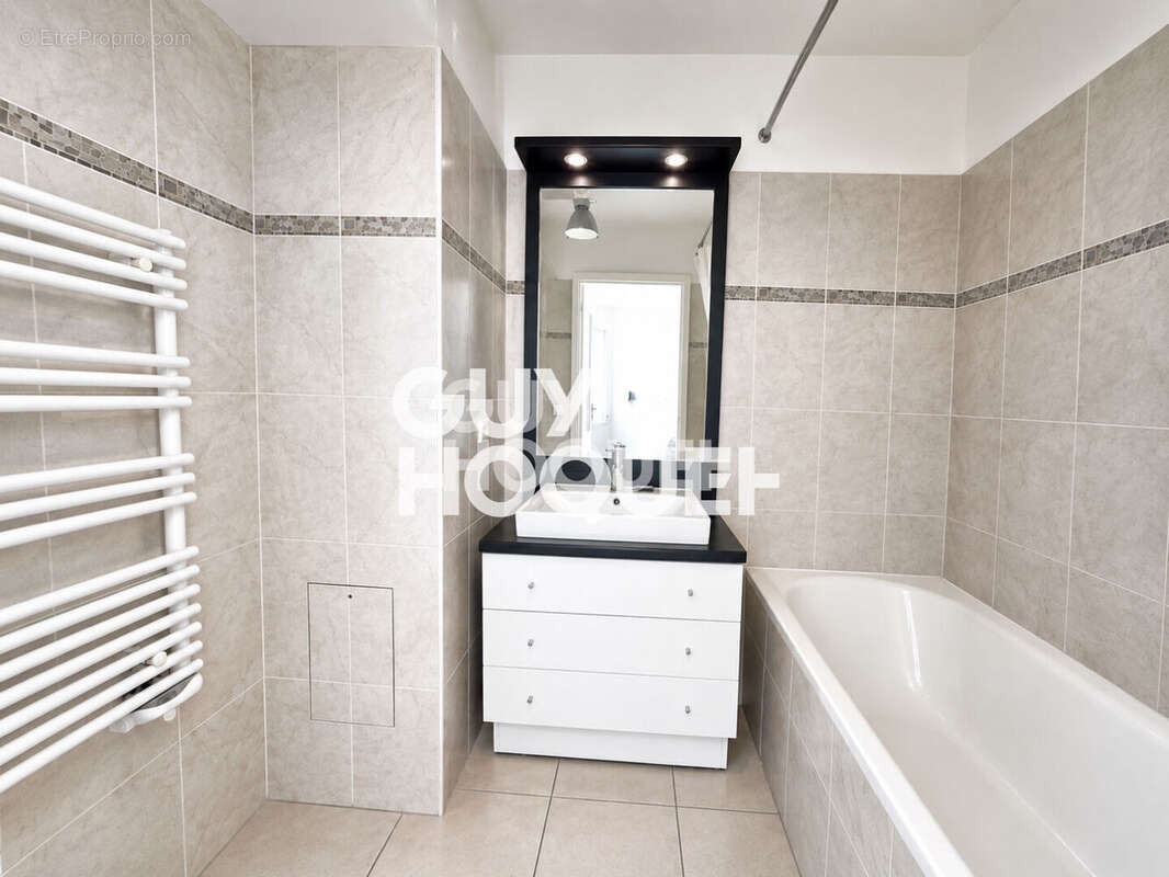 Appartement à ISSY-LES-MOULINEAUX