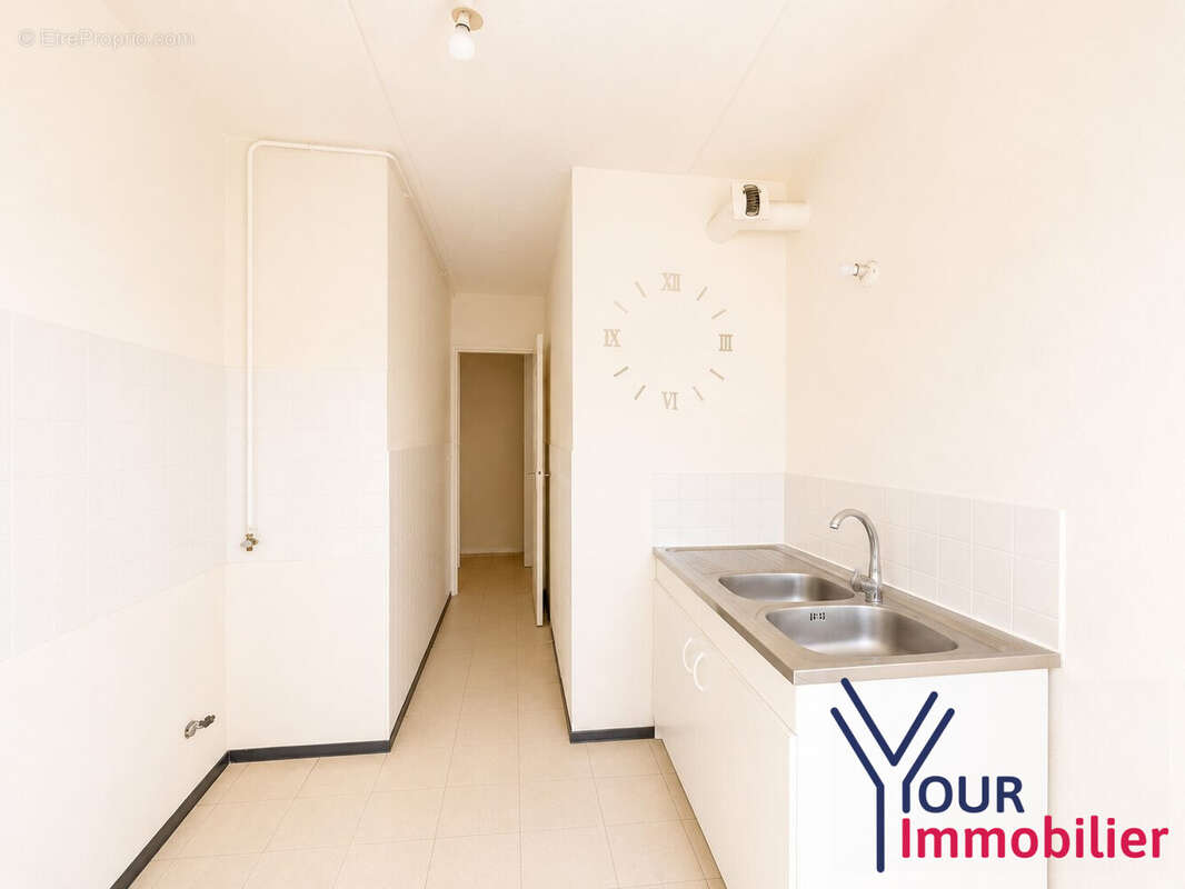 Appartement 75 m² à Venissieux  - photo 4