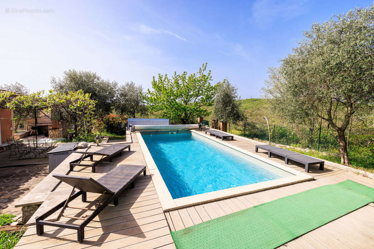 Maison à SAINT-VALLIER-DE-THIEY