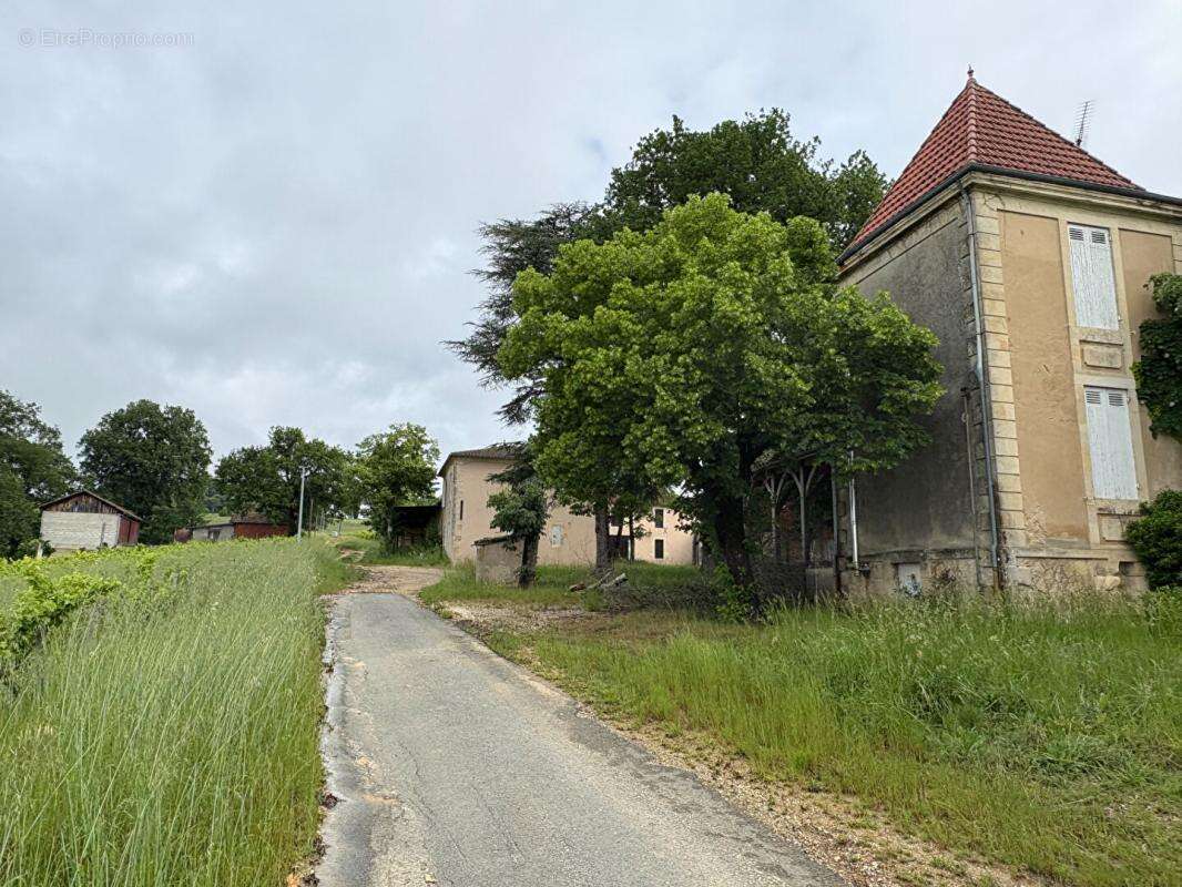 Domaine d'exception sur les coteaux de sainte croix du mont : un fort potentiel entre ciel et vignes - photo 10