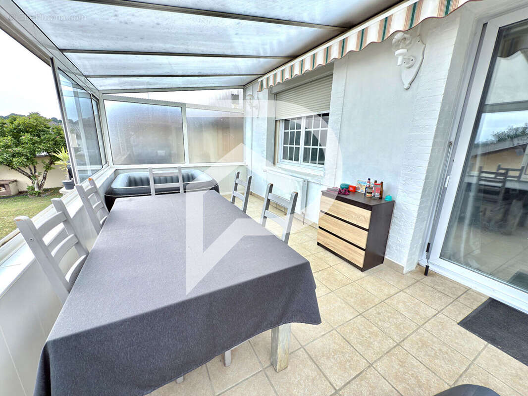 Maison à MANDRES-LA-COTE