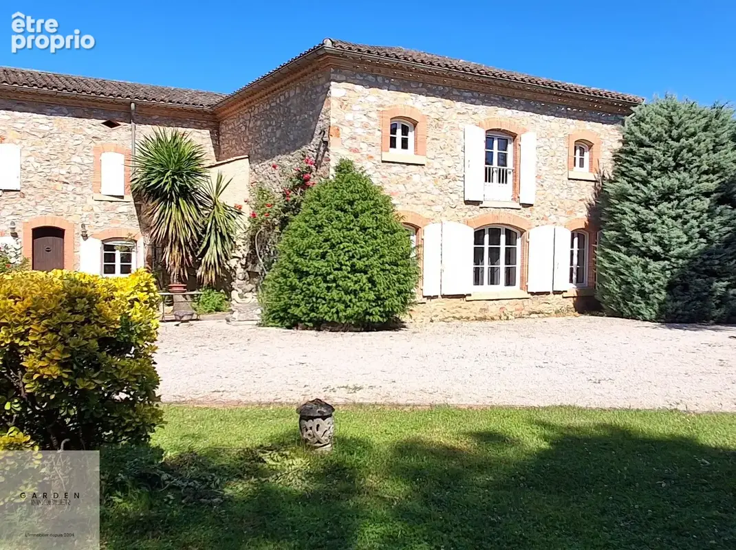 REVEL.    Propriété de Caractère,Charme,Prestige et fort potentiel - photo 4