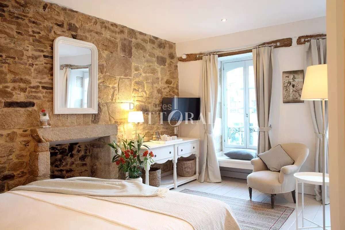 Maison d’hôtes d’exception au cœur de Guémené-sur-Scorff – Charme historique et raffinement contemporain - photo 14