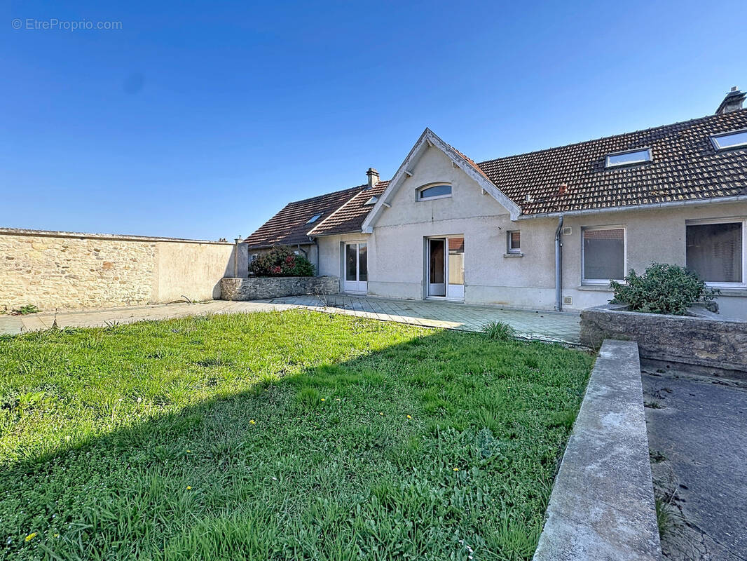Maison à MERFY