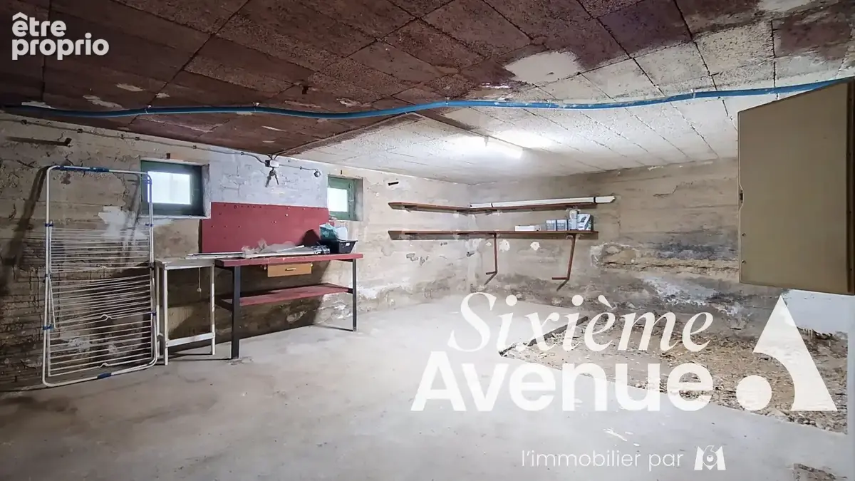 Givors centre  Grand T4 lumineux avec balcon, vue dégagée et cave de 28 m² - photo 12