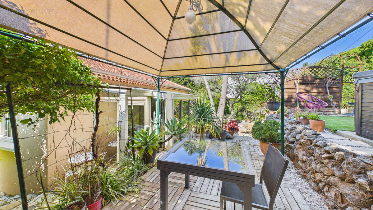 Maison à CARQUEIRANNE