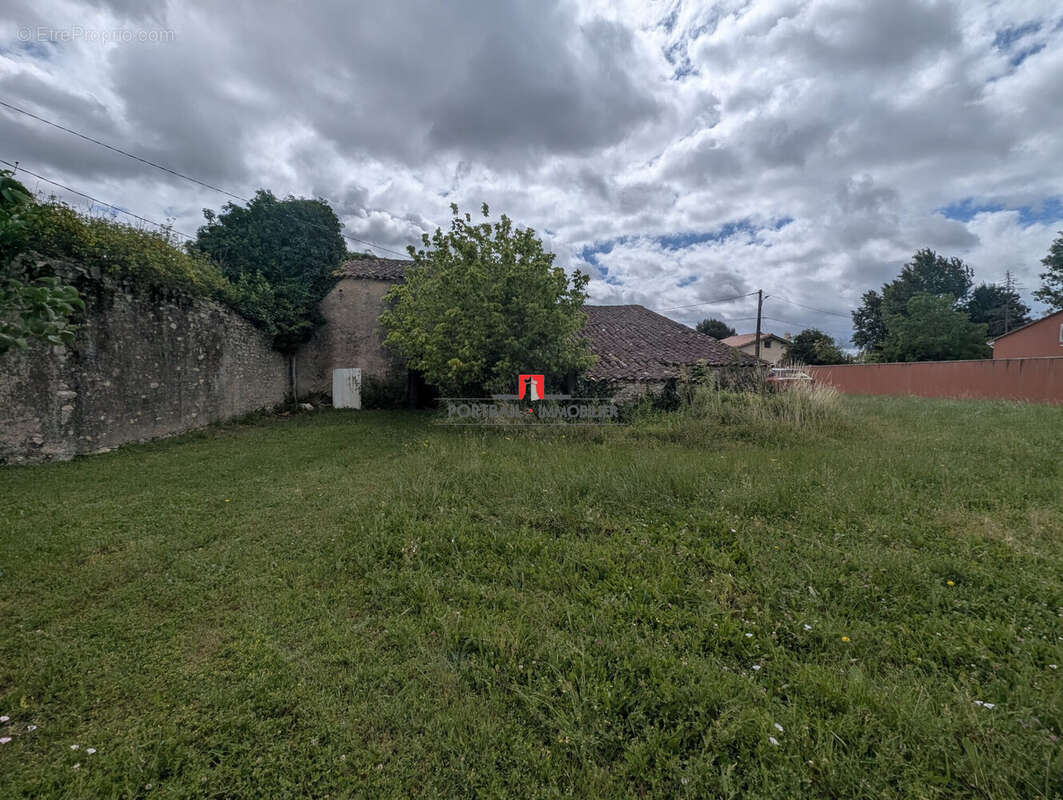 Maison 70 m² à Saint-Paul  - photo 3