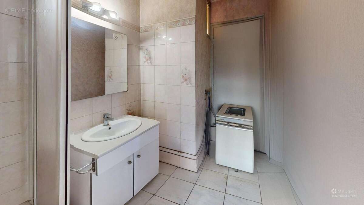 Photo 5 - Appartement à VILLEURBANNE