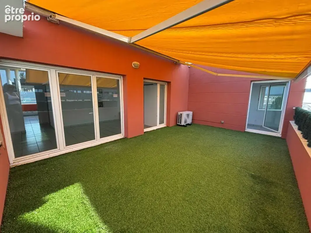 Pau: Appartement d'exception à vendre en dernier étage— Vue panoramique Pyrénées, terrasse 20 m² et piscine dans la résidence - photo 19
