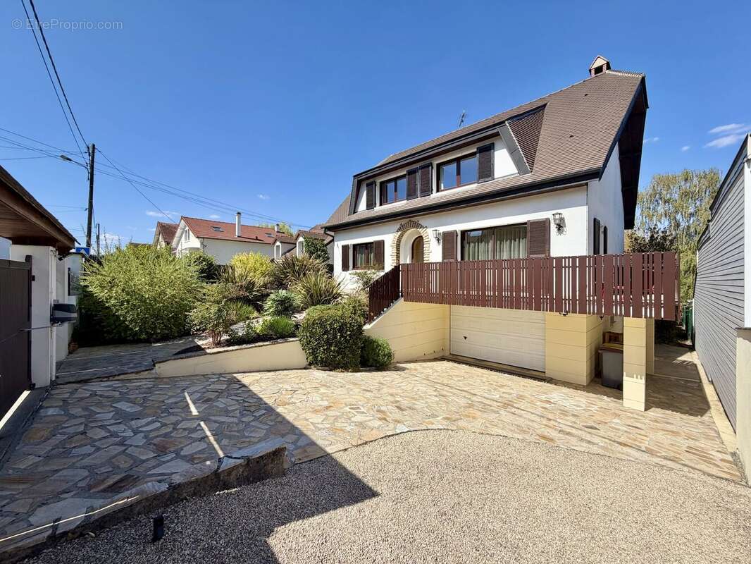 Igny – Spacieuse maison familiale au cœur d’un environnement verdoyant - photo 4