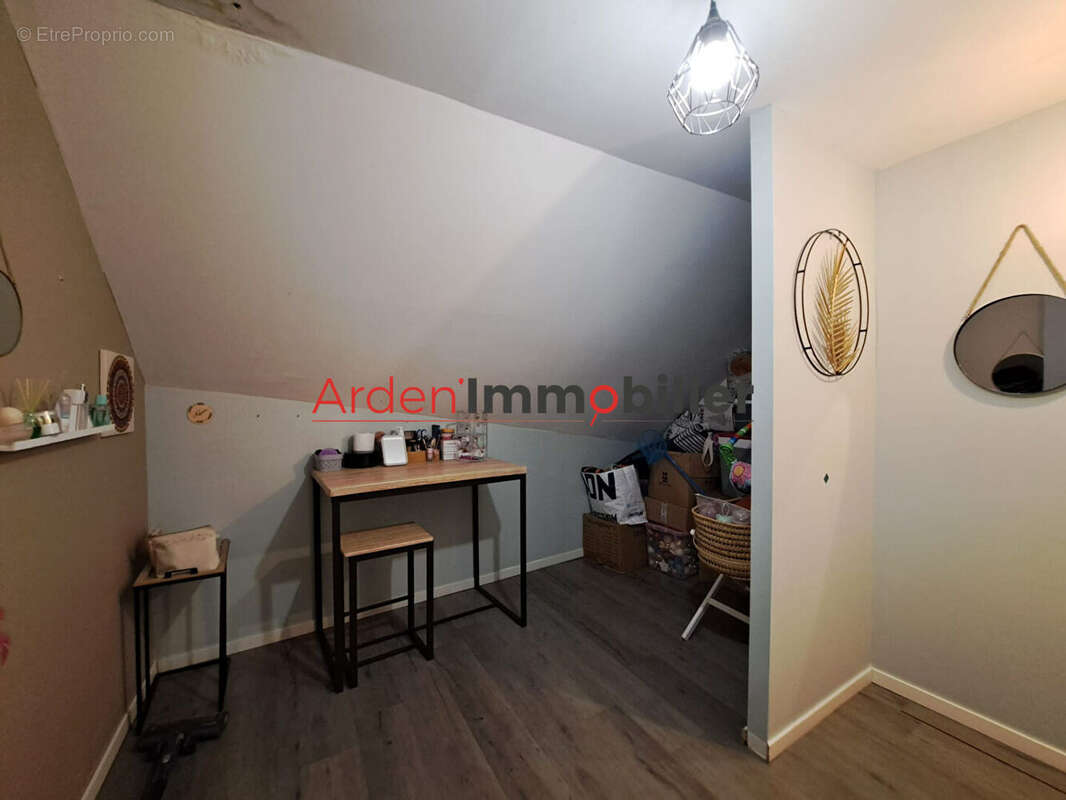 Maison 9 pièces à vendre à Chappes - 173,60 m² sur terrain de 680 m² - photo 6