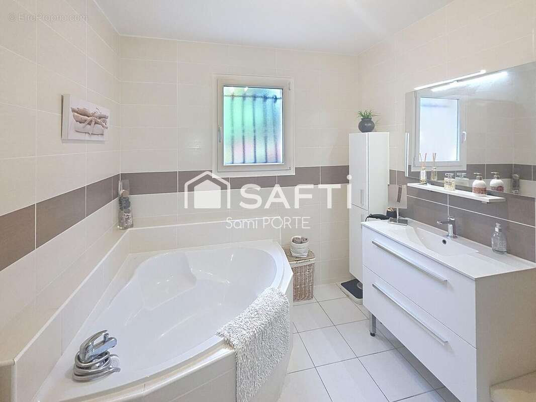Photo 4 - Maison à LA SAULCE