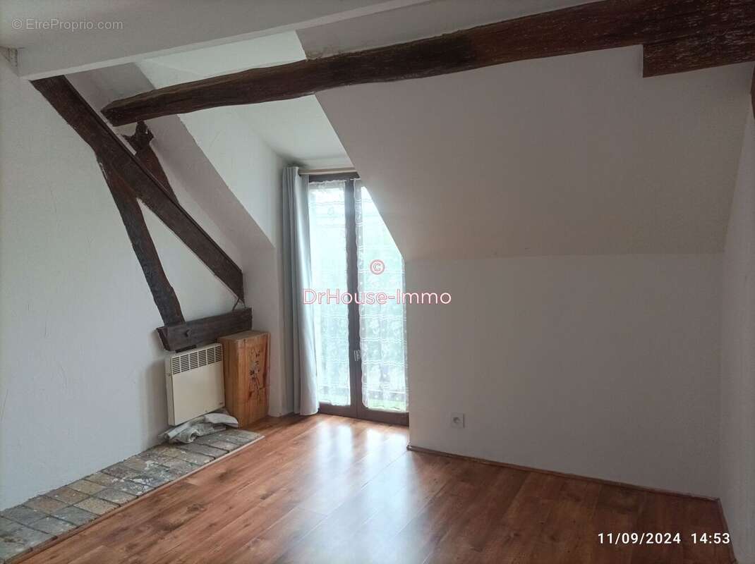 Maison à LA SELLE-SUR-LE-BIED