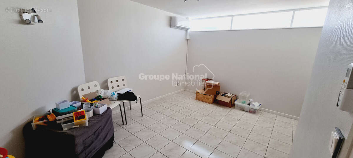 Commerce à BAGNOLS-SUR-CEZE