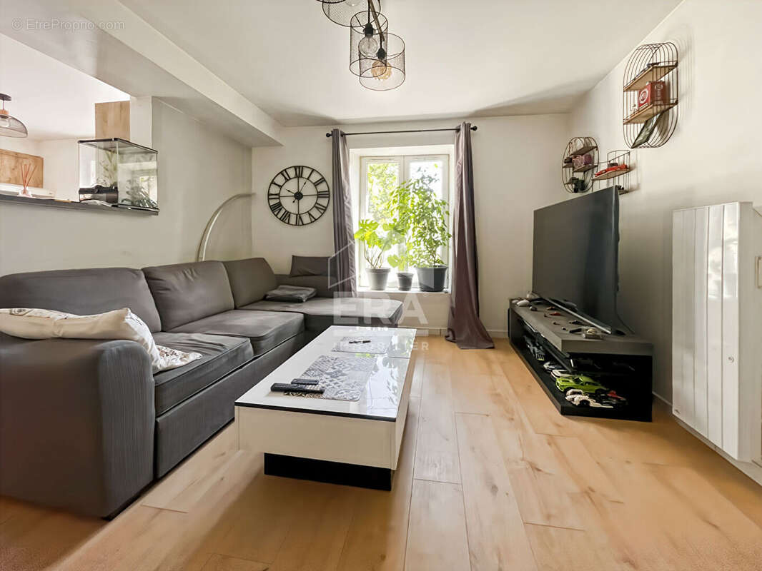 Appartement à ORMOY-LA-RIVIERE