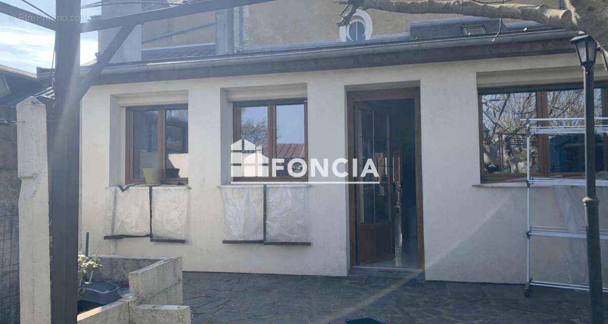 Maison à MAYET