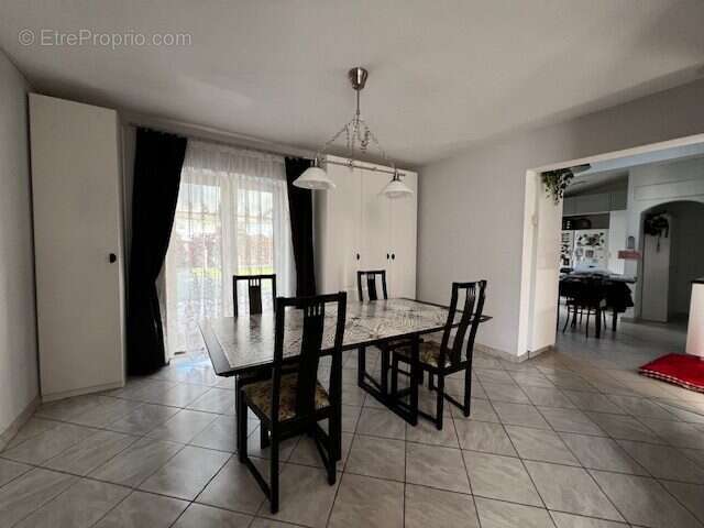 Maison à VERT-SAINT-DENIS