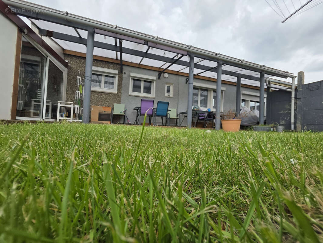 Maison à COURRIERES