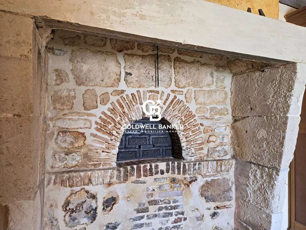 Maison à CHAMPAGNE-LES-MARAIS