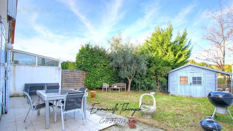 Maison à PELISSANNE