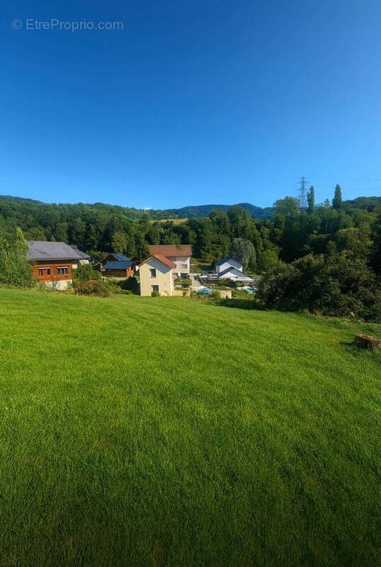 Terrain à LES MOLLETTES