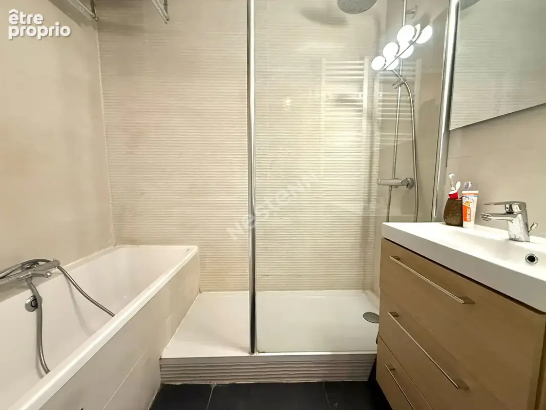 Appartement T3 Villeurbanne Charpennes, 65 m2, balcon, rénové, cuisine équipée, possibilité stationnement - photo 8